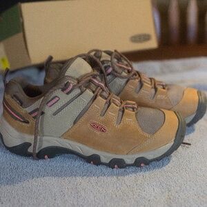 Keen hiking shoes
